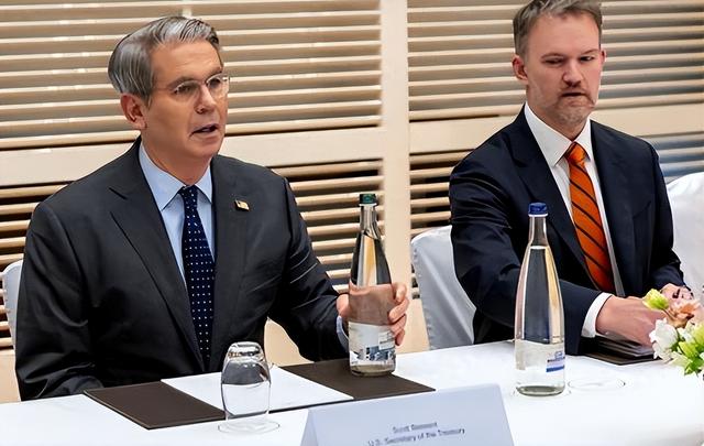 中美会谈结束，特朗普表态，美财长：中国稀土限制，将推迟一年