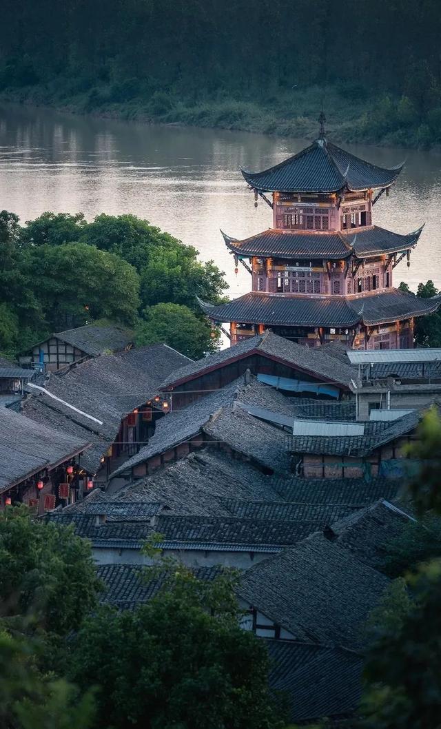 旅游新宠！成都最快1h可达的10个川内宝藏县城，景色封神！好吃好耍！你最想去哪个？
