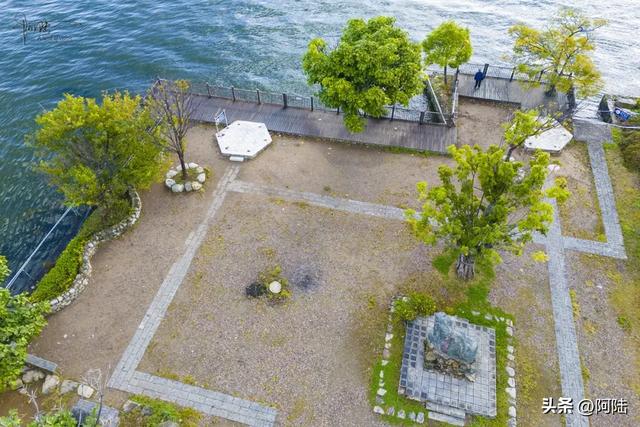 三圣岛是洱海边最没意思的打卡点，风景一般，路况也有点混乱