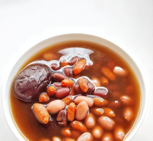 冬天气血差	，这五样家常食材要常吃，驱寒补气血，轻松过寒冬