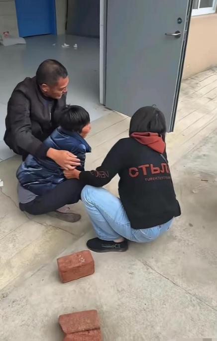 川西坠河三姐妹又一人被打捞上岸，社交账号被扒，生前发言引热议