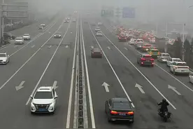 浓雾笼罩！宁夏发布16条预警 这些高速路段临时交通管制→图片