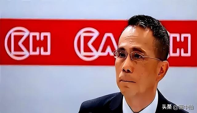 中国不挽留，美国不收留，被夹在中间的李嘉诚，终于玩不转了！