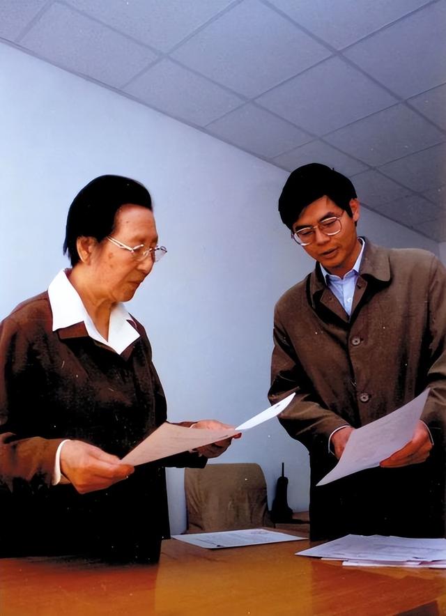 五年了，美国最后一张“王牌”，被这个中国牛人彻底撕碎！