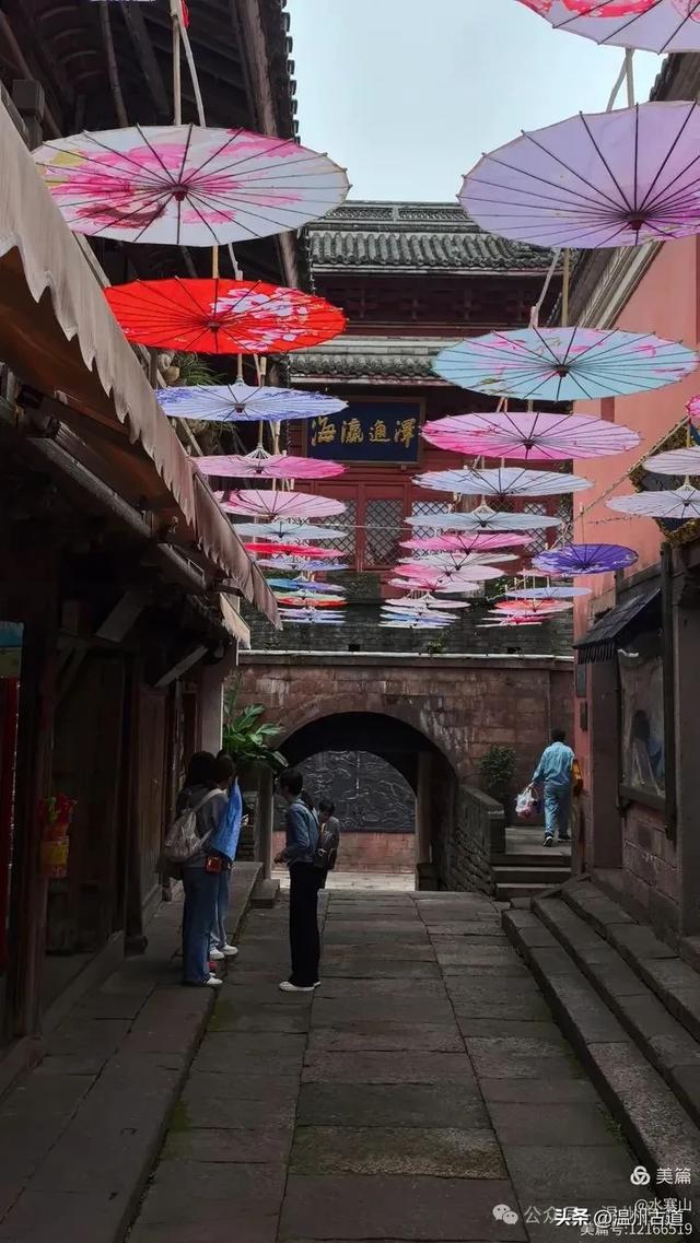 一座古城的光阴故事：600年未散的渔火，藏着最鲜活的人间烟火！
