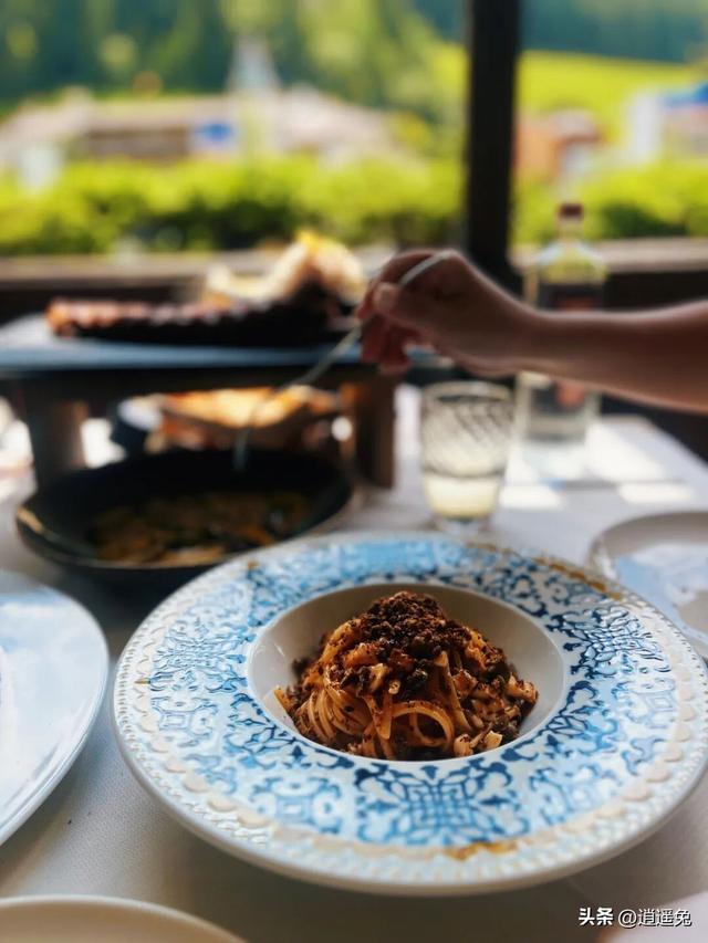 闯进绝美如画“上帝后花园”，却因太激动，在童话小镇闹出乌龙…