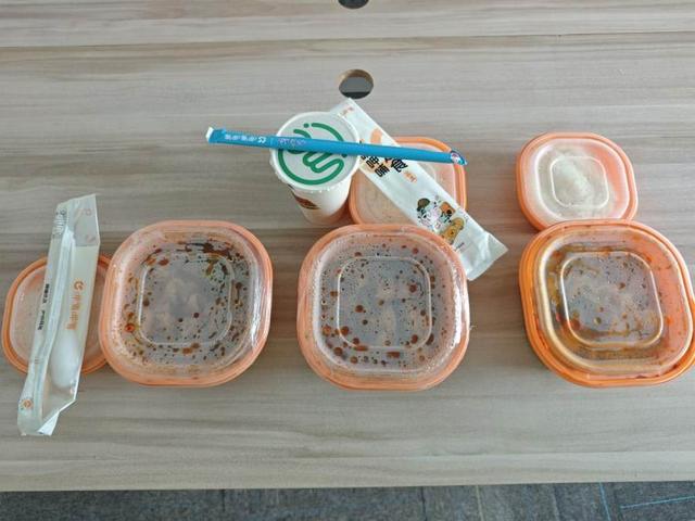 外卖大战潮水退去，实测现在点外卖，美团淘宝京东哪家强
