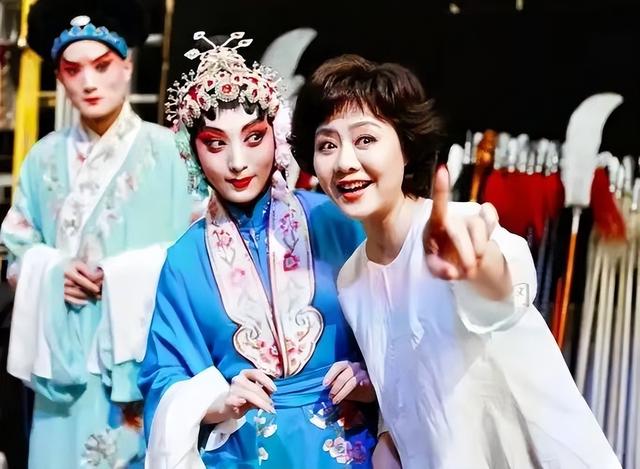 59岁李胜素：她不要丈夫、不要孩子，却活成了最让人羡慕的女人