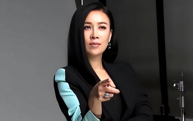 闫学晶哭穷风波大反转！儿子忍不住说出真相，有一点让那英说对了