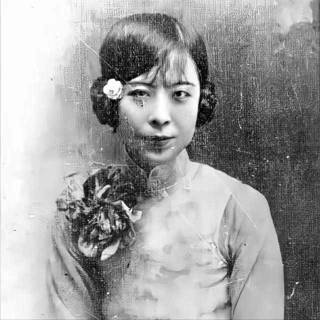 1940年，43岁于凤至胸前溃烂流脓，一老外却抱着她亲：你终于到了