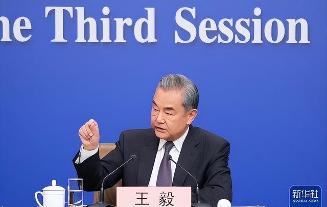 最后48小时	，特朗普终于下令批准，王毅通告全球，给中美交情定调