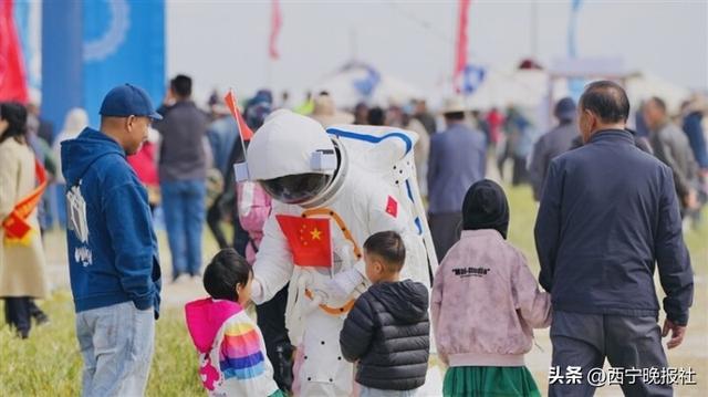 “四地”建设谱写格尔木高原发展新篇章