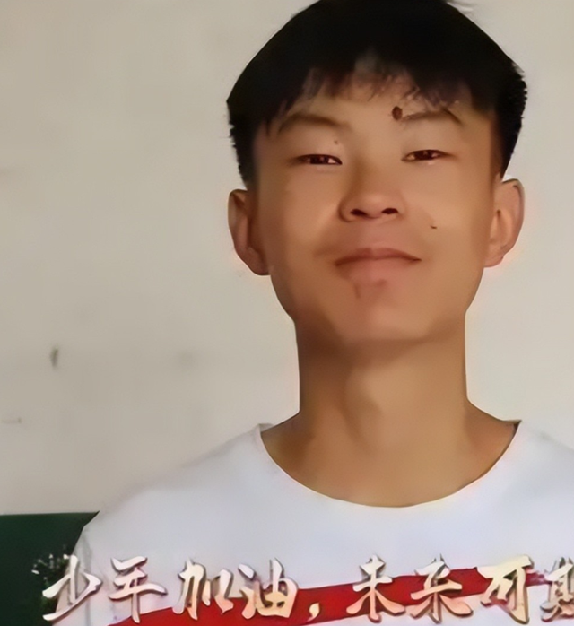 寒门再出贵子！庞众望之后又出周糠顺，天崩开局高考却考出642分