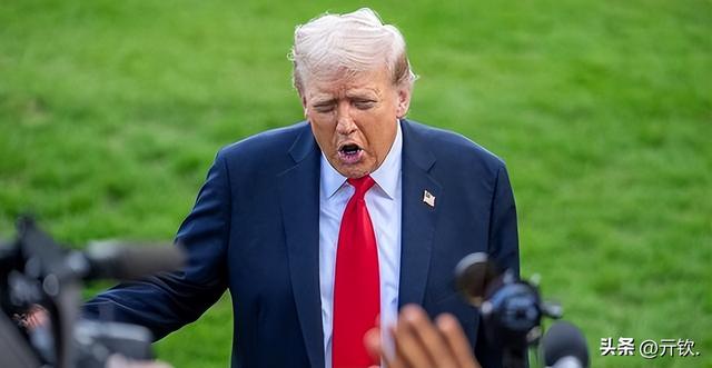 导弹已上膛，特朗普突然反悔？把马杜罗列为“恐头”还要和他谈谈