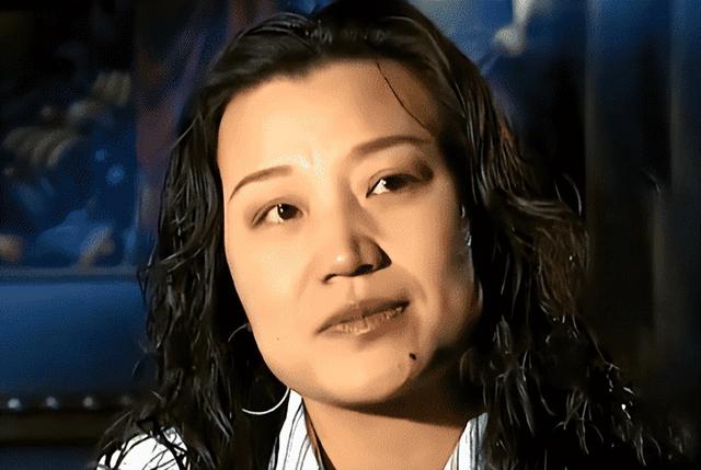饭喂嘴里都不会吃, 与王为念离婚、艺名被收的小香玉, 终是自讨苦吃