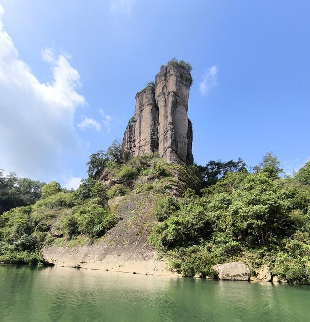 武夷山大王峰与玉女峰的千古绝恋