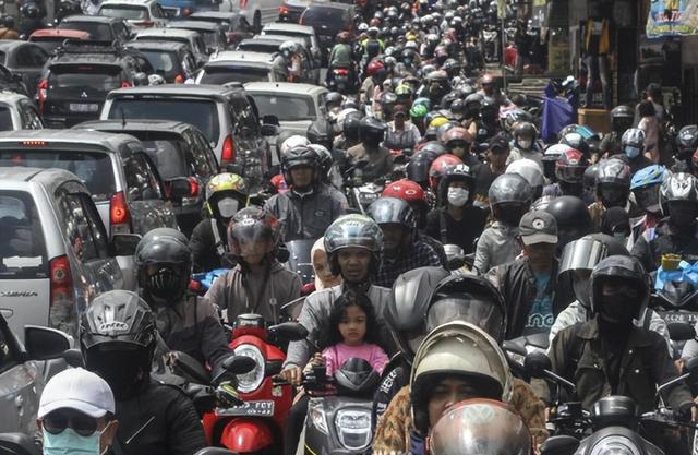 都是十四亿人口，印度每1000人仅34人有车，中国1000人中有多少？