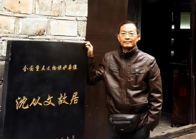 建议把中国分成7个国家，愿为美国战死，北大教授为何口出狂言？