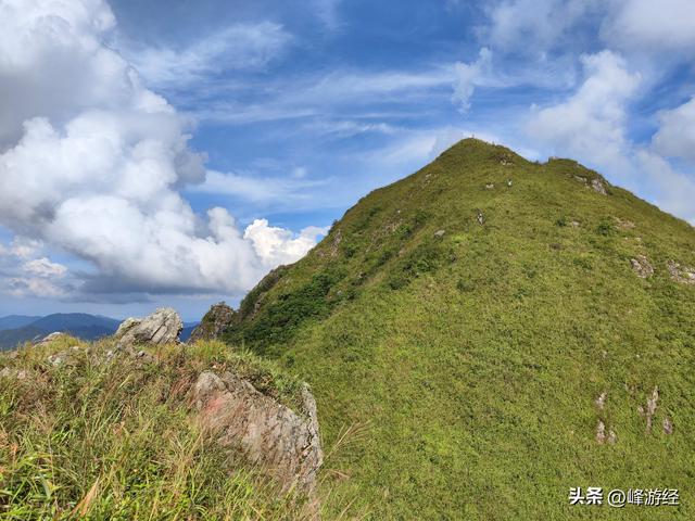 徒步信宜十二灶顶，遇暴雨被淋落汤鸡，却邂逅雨过天晴的美景