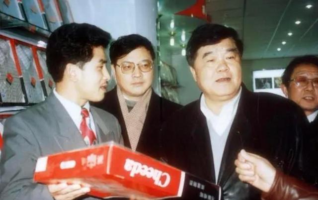 他曾任四川省长，深耕蜀地30余年，一心为民甘于奉献，活到了84岁