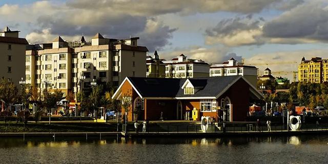 魅力七彩河 新疆布尔津