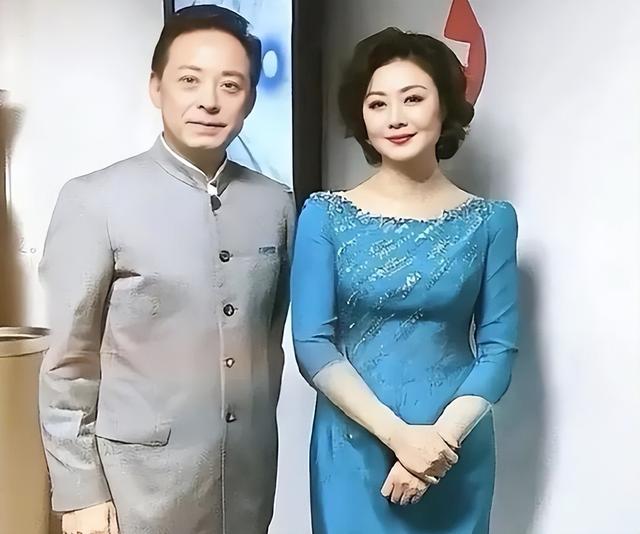 至今未婚未育，身边却有男人陪了近27年！59岁的她才是人间清醒