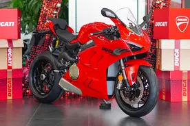 29990元起，22L油箱+单摇臂，风靡一时“杜卡枭”500RR现在如何？图片