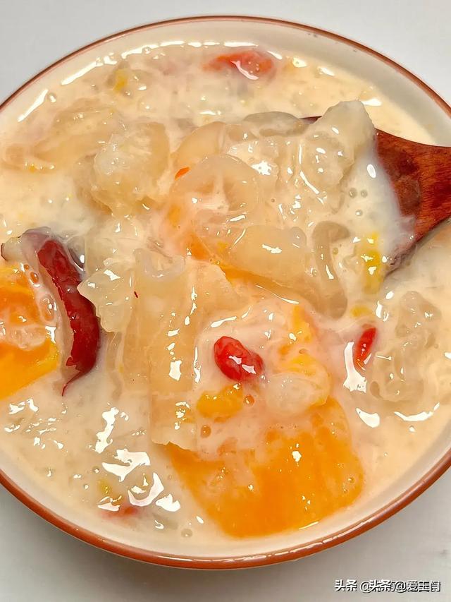 花胶炖桃胶雪燕 花胶桃胶雪燕皂角米可以一起炖嘛