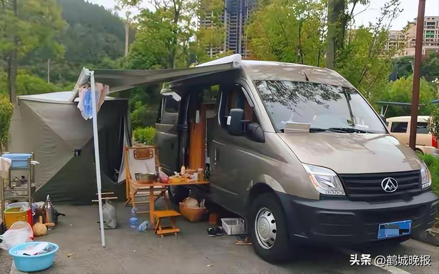 上海 71 岁老太疯了？卖房自驾 9 年不回家，放话：不给亲人留一分钱！