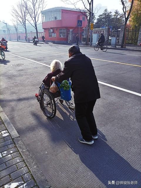 一不小心，我竟然摔了一跟头，还是腰椎骨折，人这么脆弱吗？