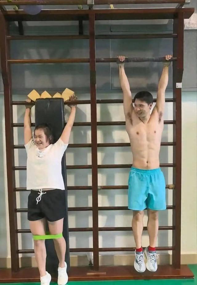 陈若琳问全红婵：大学一个月生活费多少？全红婵的回复显情商