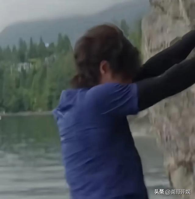 突发！演员王一博徒手攀岩	，手滑坠海