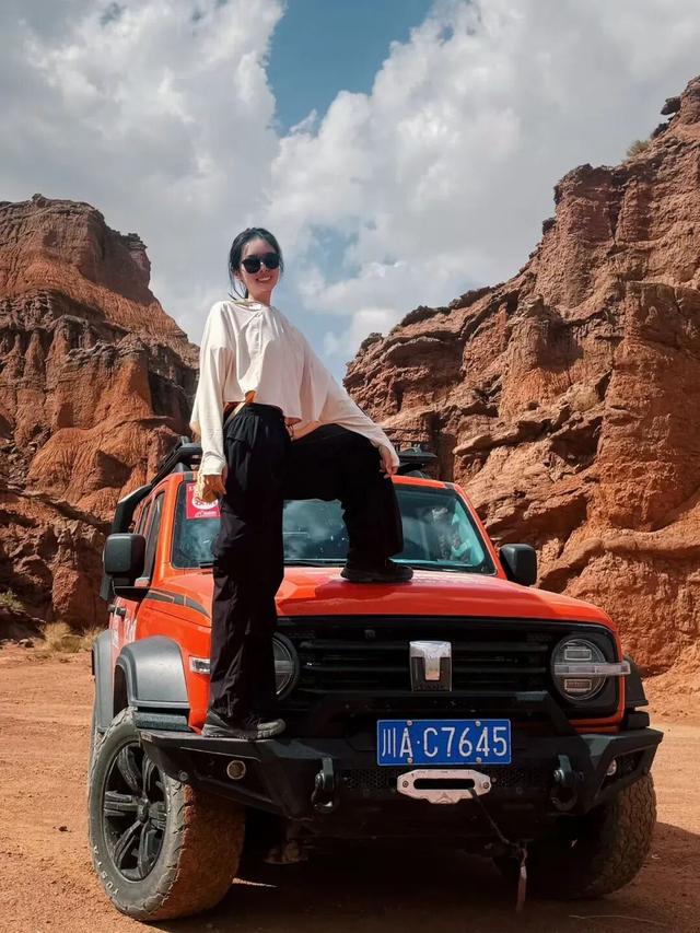 一位95后深圳女孩，本想考个驾照，却意外踏上环驾中国100天之旅