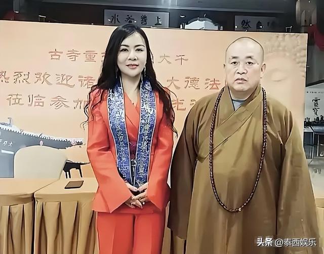 释永信与美女的同框，个个肤白貌美，10年前就曾被举报私生活混乱