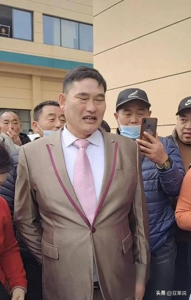 钱再多有什么用？如今56岁大衣哥的真实现状，给所有网红提了个醒