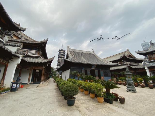 上海市区藏着一座 “隐世” 古寺：与静安寺齐名，却低调到少有人知