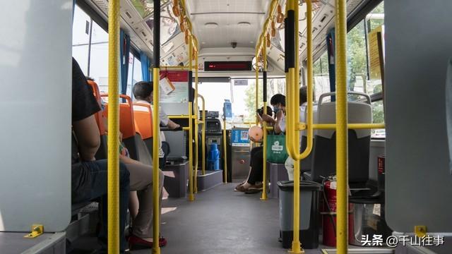 铁轨为笺，烟火作墨：我55岁的退休穷游梦