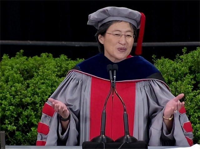 她是美科学院院长，担任美尖端芯片公司CEO，却顶风为中国造芯片