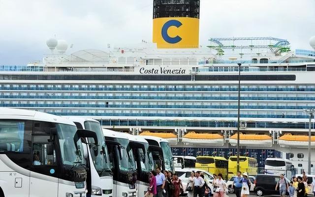 46条中日航线取消才1天，就炸出一群“牛鬼蛇神”，郑强说对了