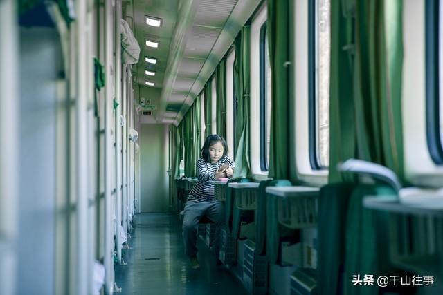 铁轨为笺，烟火作墨：我55岁的退休穷游梦