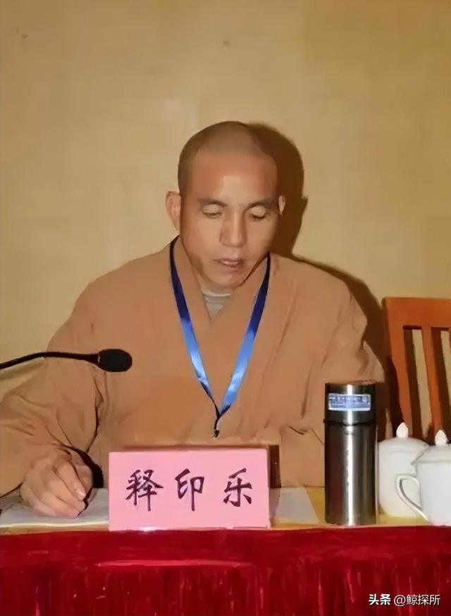 不到24小时，少林寺新住持就被各大网友质疑，连理由都出奇一致