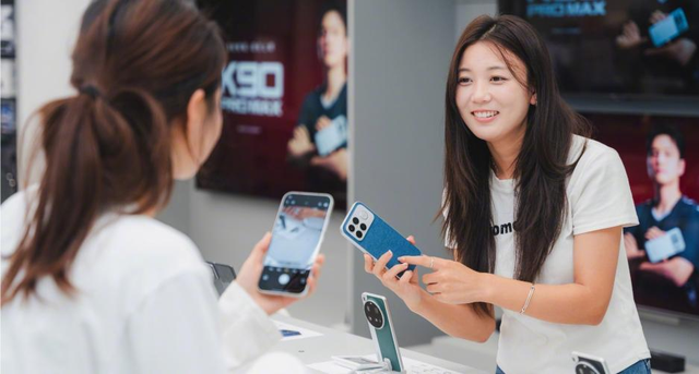 性能手机“三国杀”	，谁卖爆谁尴尬