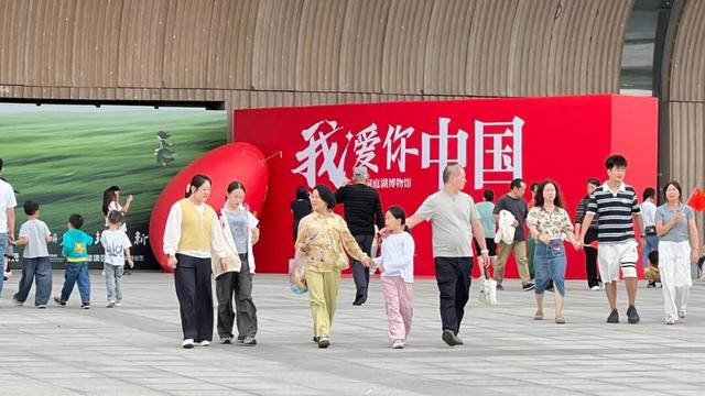 咔嚓！在岳阳，跟全国人民来张“全家福”！