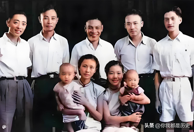 蒋孝严妻子黄美伦有多美？1982年与儿子蒋万安的合影，如花似玉！