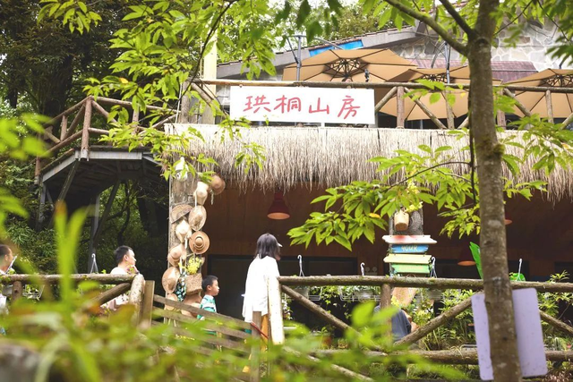 来雅旅游要显酷，“基础款”就不要再搭“基础款”！