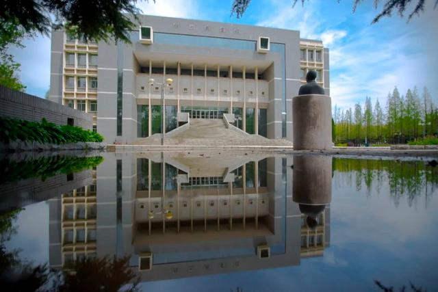 聚焦国家战略、人工智能！“未来研学中心”，在大工揭牌！