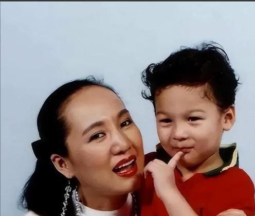 原来早已不是中国籍，被老外“玩腻”后回国，郑绪岚现状令人唏嘘