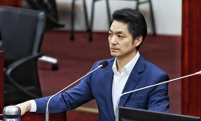 两岸再突发重大事情，蒋万安还没坐飞机来陆，国台办发出一个警告