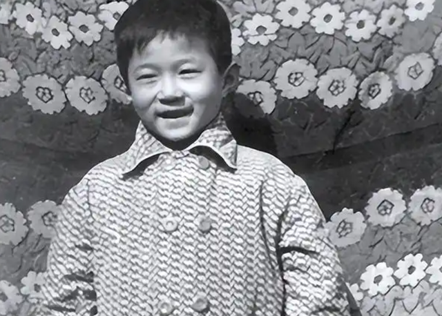 53岁仍未婚，有北京户口却为母亲定居青岛，谭凯坦言从没后悔过