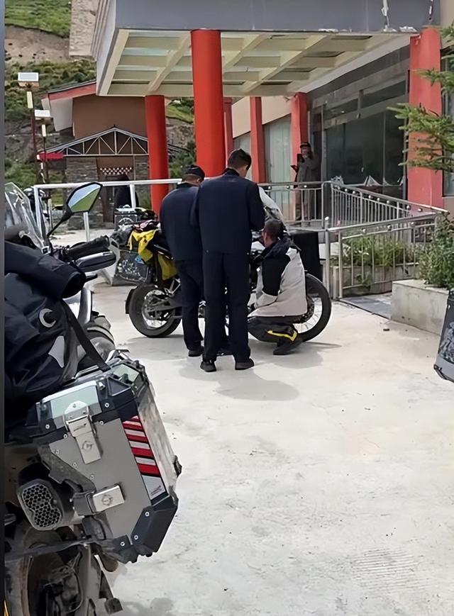 大姨损坏进口摩托车续：定损1万8，电话不接微信拉黑，车主将起诉